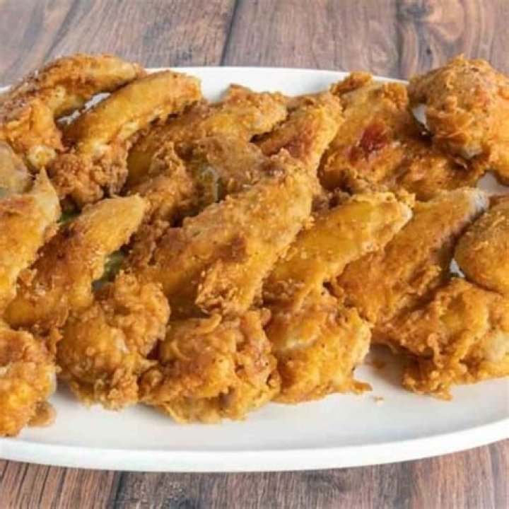 Are chicken wings better fried or baked?