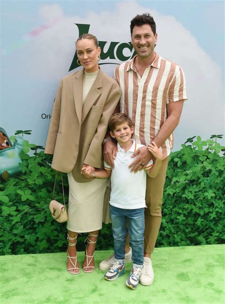 Are peta murgatroyd and maks still married?