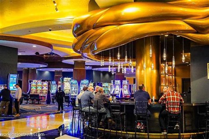 Can you smoke at foxwoods casino?