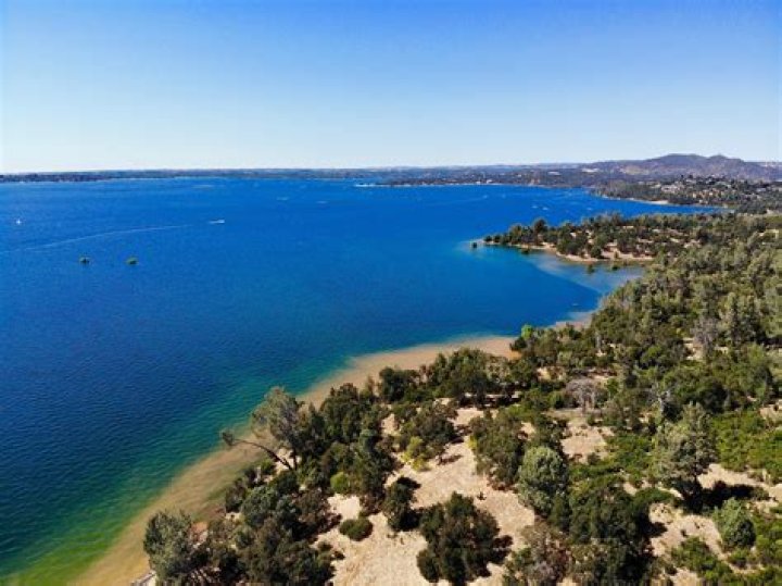 Can you swim in lake camanche?