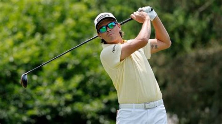 Could rickie fowler lose his card?