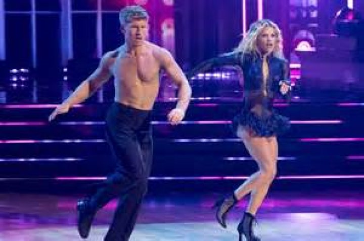 Did helio castroneves win dancing with the stars?