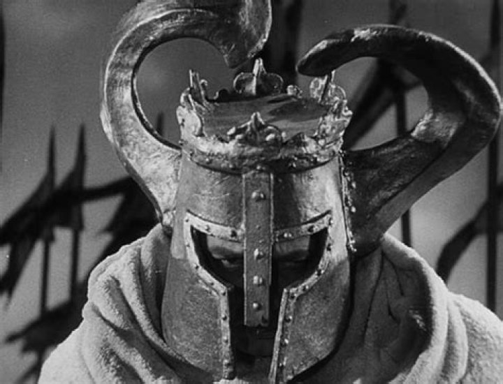 Did teutonic knights have horns?