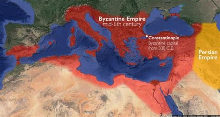 Did the iconoclastic controversy divide the byzantine empire?