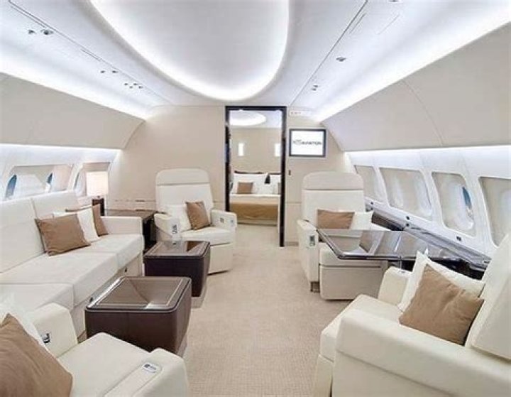 Do lear jets have bathrooms?