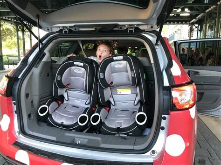 Do minnie vans have car seats?