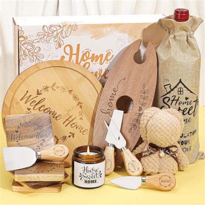 Do realtors give housewarming gifts?