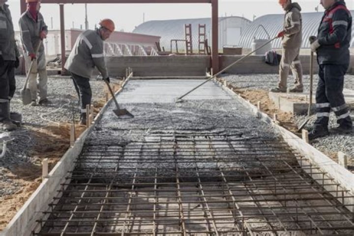 Does a concreter need a licence in victoria?