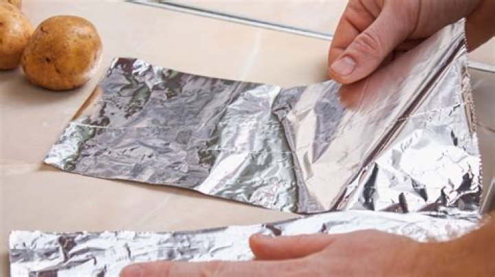 Does aluminum foil make food crispier?