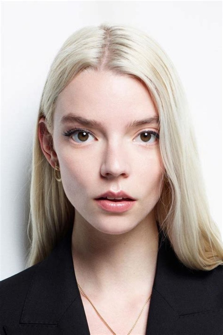 Does anya taylor joy know how to play chess?