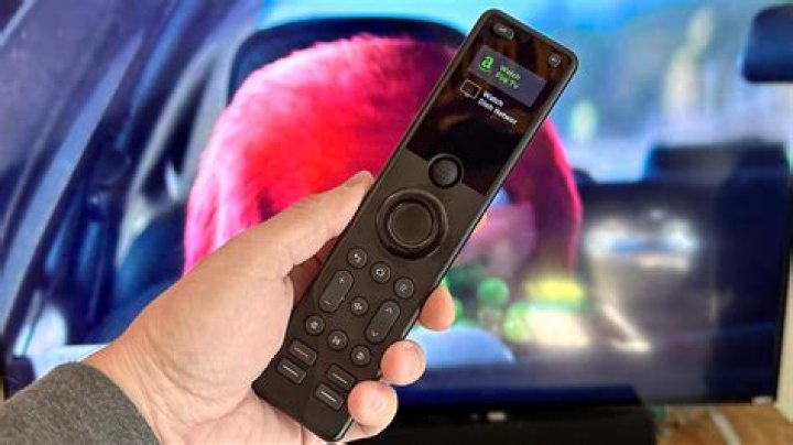 Does either the Xbox One or PS4 have an IR Sensor for Universal Remotes?