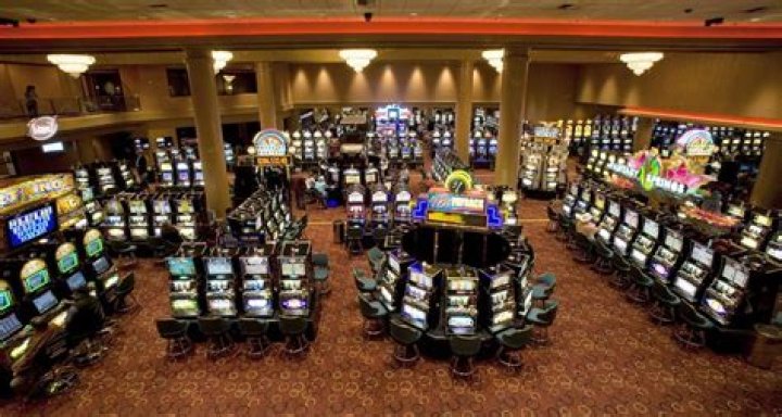 Does fantasy springs casino have roulette?