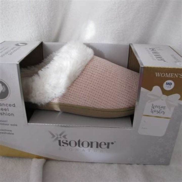 Does isotoner make shoes?