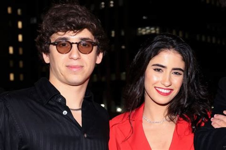 Does jay hernandez have tattoos?