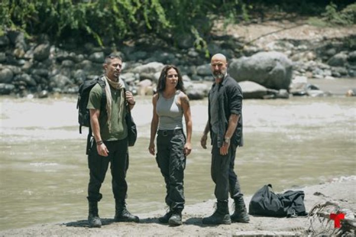 Does kate del castillo have a kid?