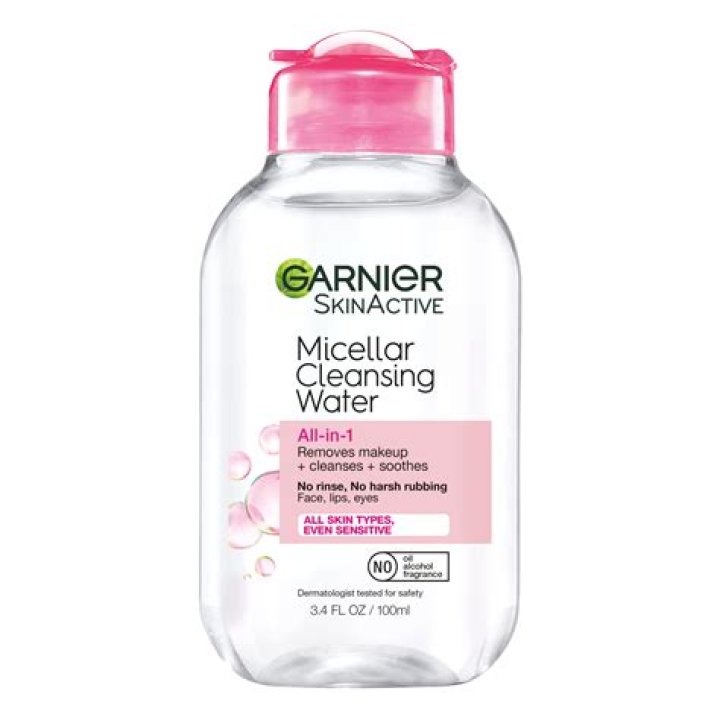 Does micellar water have oil?