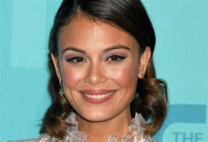 Does nathalie kelley return to dynasty?