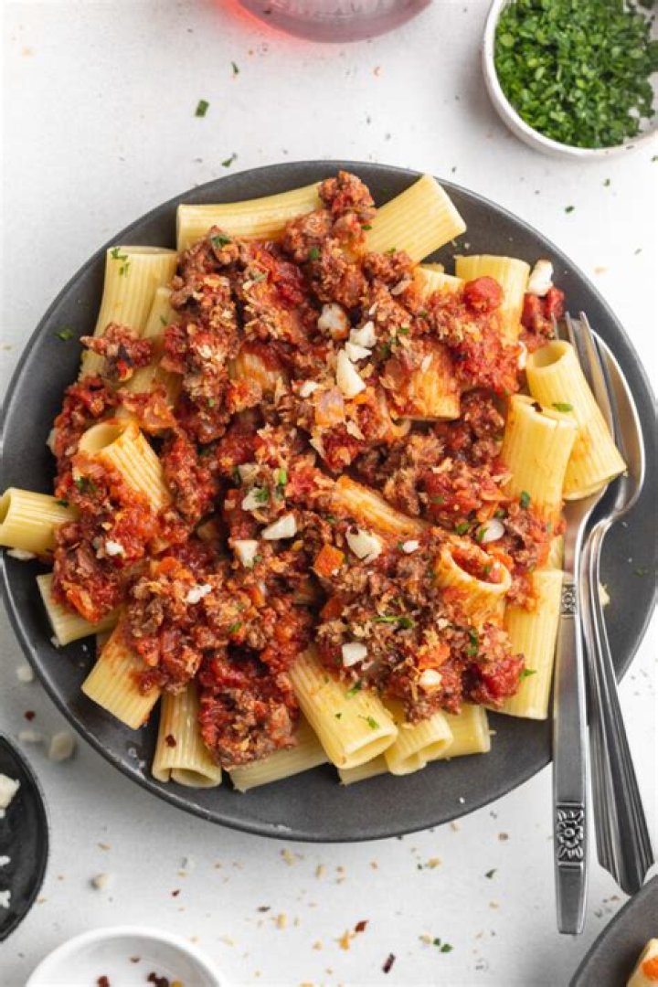 Does rigatoni have eggs?