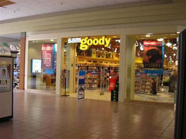 Does sam goody still exist?