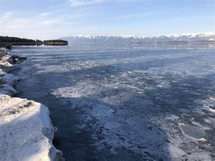 Has flathead lake ever frozen over?