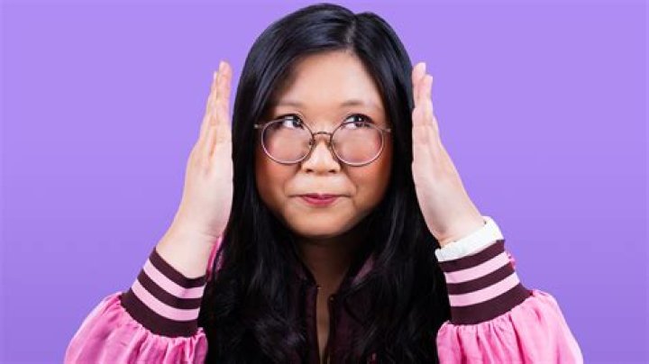 Has no peripheral vision?