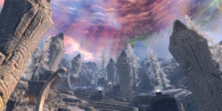 In Skyrim should I go with Imperials or Stormcloaks at the beginning [duplicate]