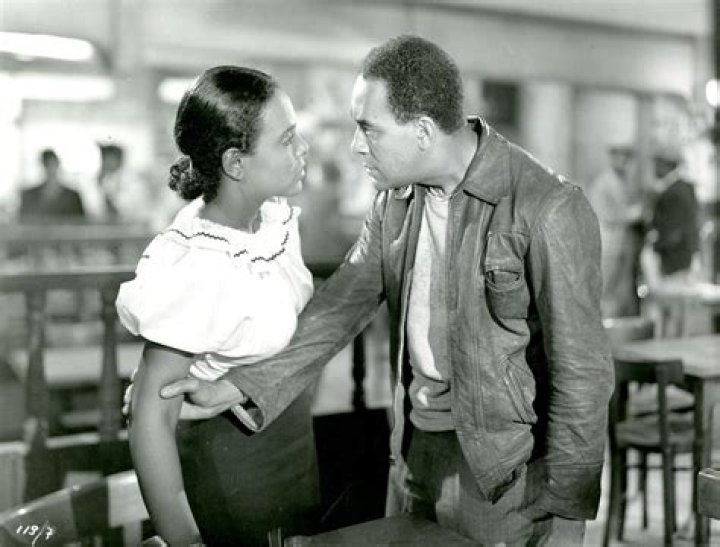 Reeling Backward: Gloria (1980) - by Christopher Lloyd
