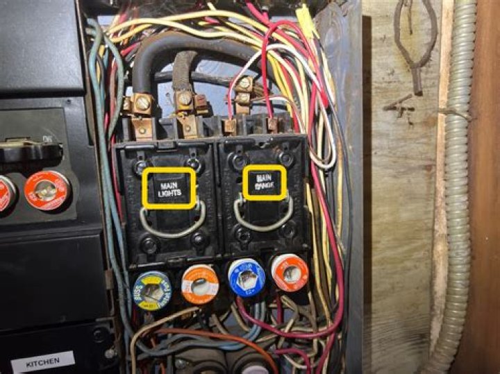 Should all switches on fuse box be up?