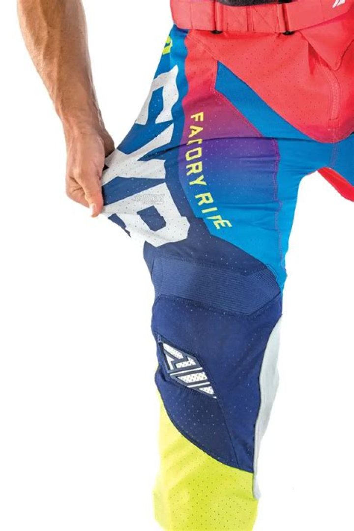 Should motocross pants be tight?