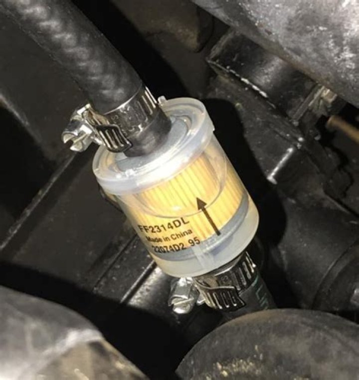 Should oil filter be filled with oil?