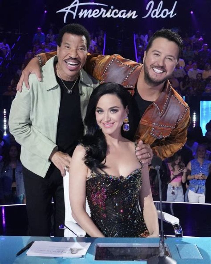 Was demi lovato a judge on american idol?