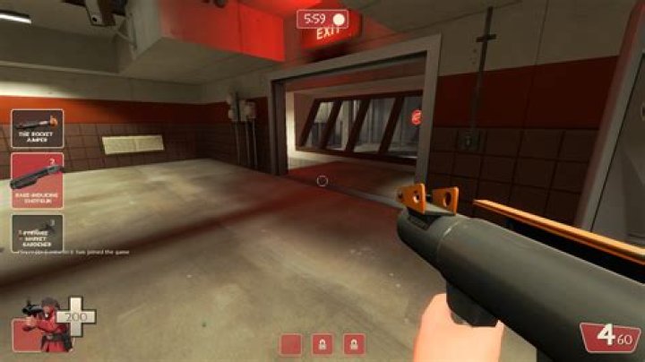 Weapon switch on the right side of the screen on Team Fortress 2?