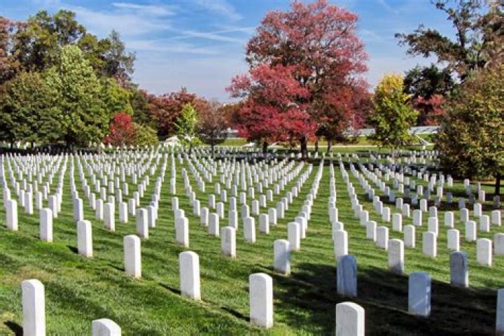 Were is arlington cemetery?