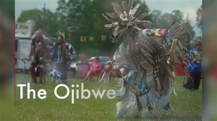 What does nokomis mean in ojibwe?