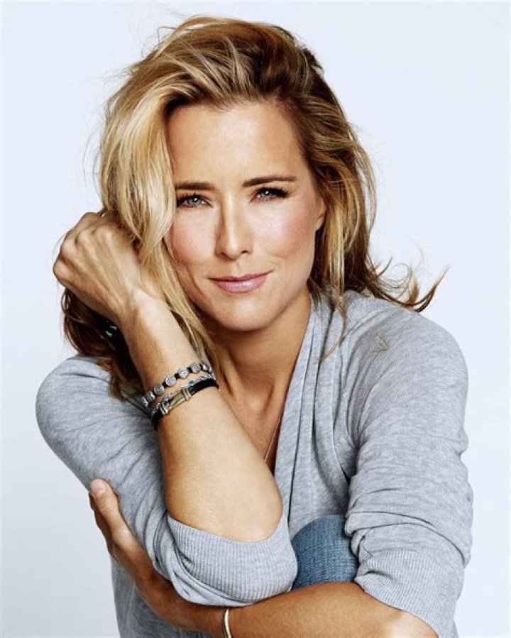 What is tea leoni doing?