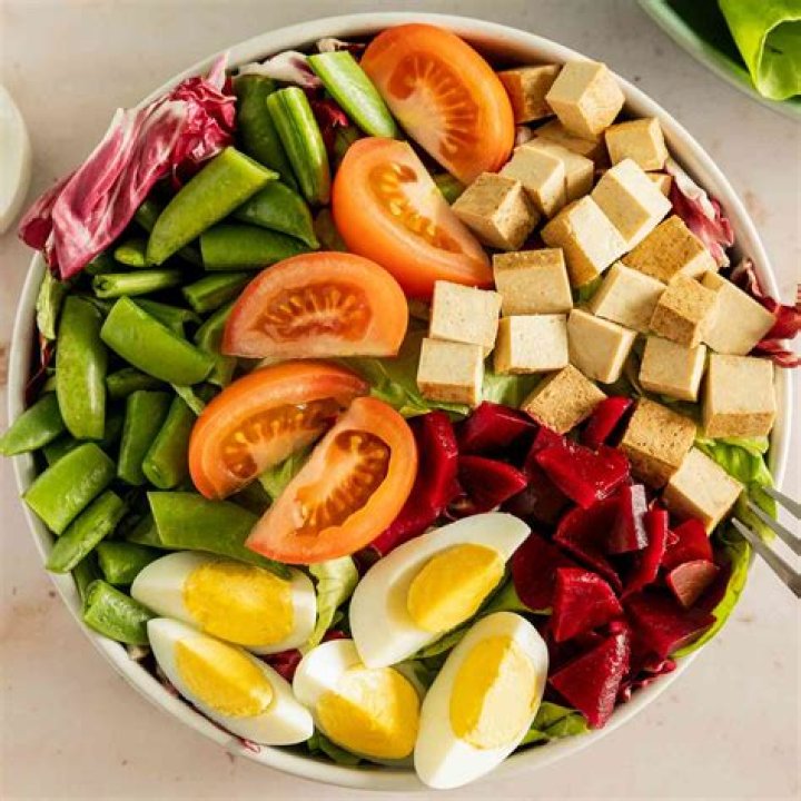 Whats a composed salad?