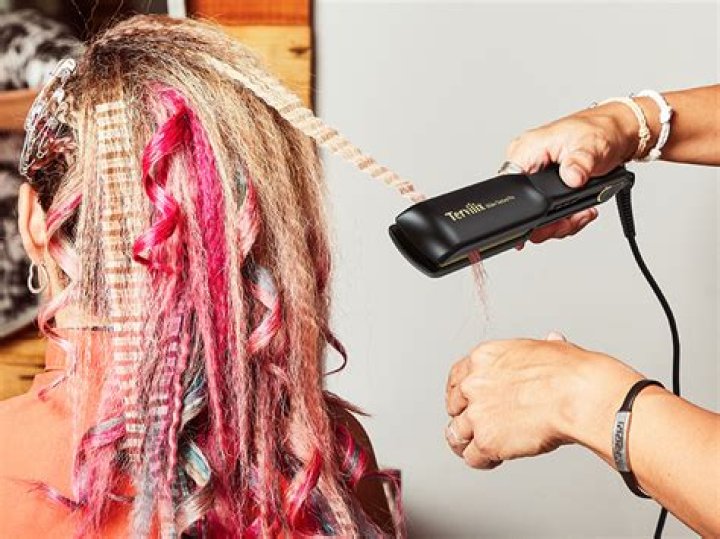 When did crimping hair became popular?