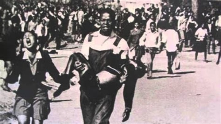 When did education start in ghana?