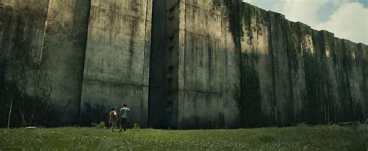 When is maze runner set?