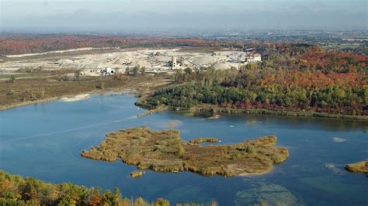When was the niagara escarpment formed?