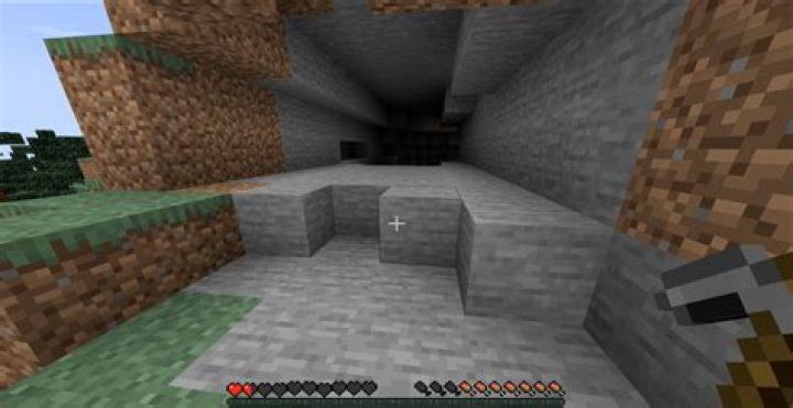 Where do ravines spawn in minecraft?