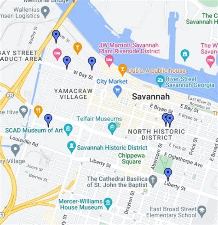 Where is scad university located?