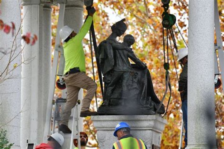 Where were statues torn down on thanksgiving?
