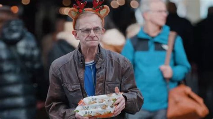 Who does wealdstone raider support?