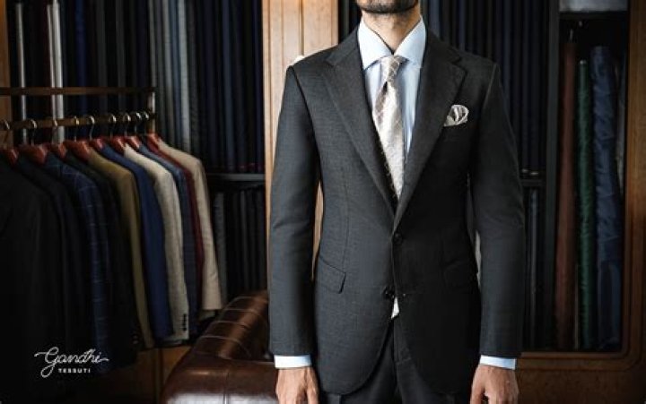 Who has tony stark made suits for?