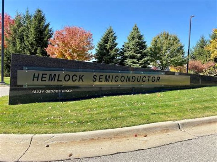 Who owns hemlock semiconductor?