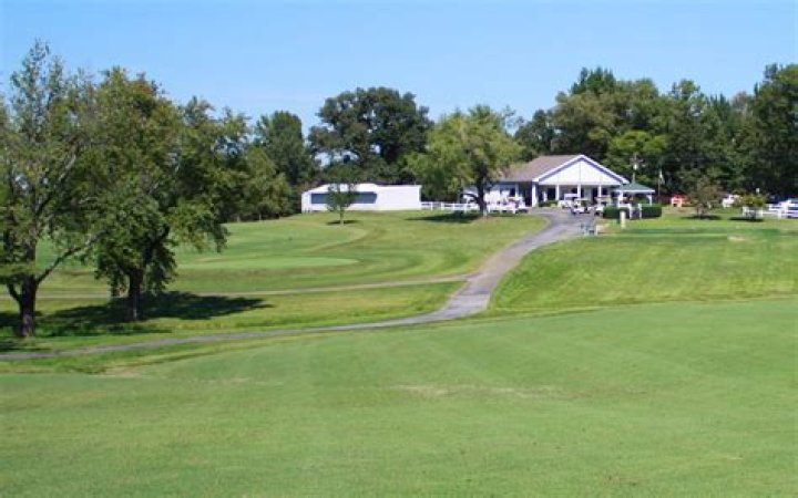 Who owns hillcrest golf course?