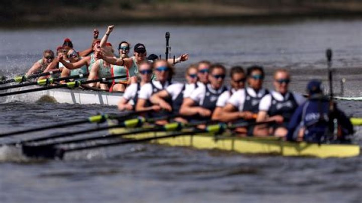 Who won the women's boat race?