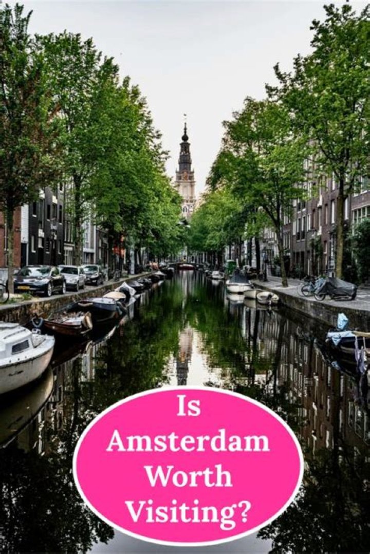 Why amsterdam is beautiful?