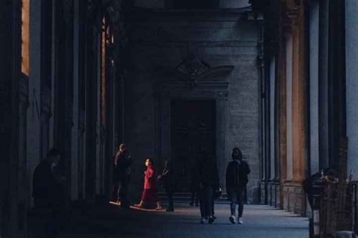 Why does chiaroscuro mean?